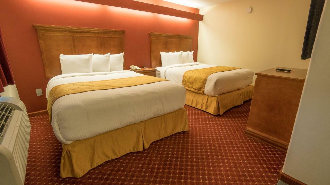 Shepherd Mountain Inn & Suites Pilot Knob Extérieur photo