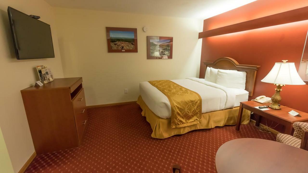 Shepherd Mountain Inn & Suites Pilot Knob Extérieur photo