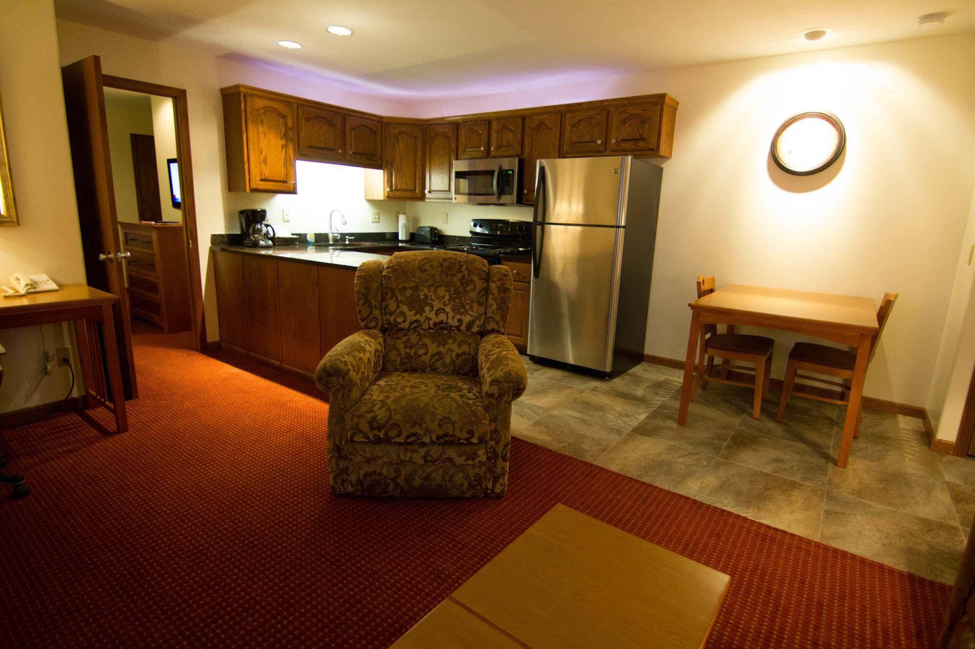 Shepherd Mountain Inn & Suites Pilot Knob Extérieur photo