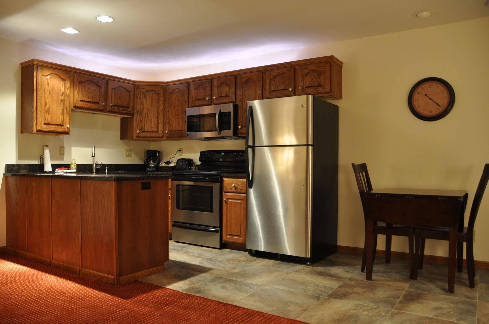 Shepherd Mountain Inn & Suites Pilot Knob Extérieur photo
