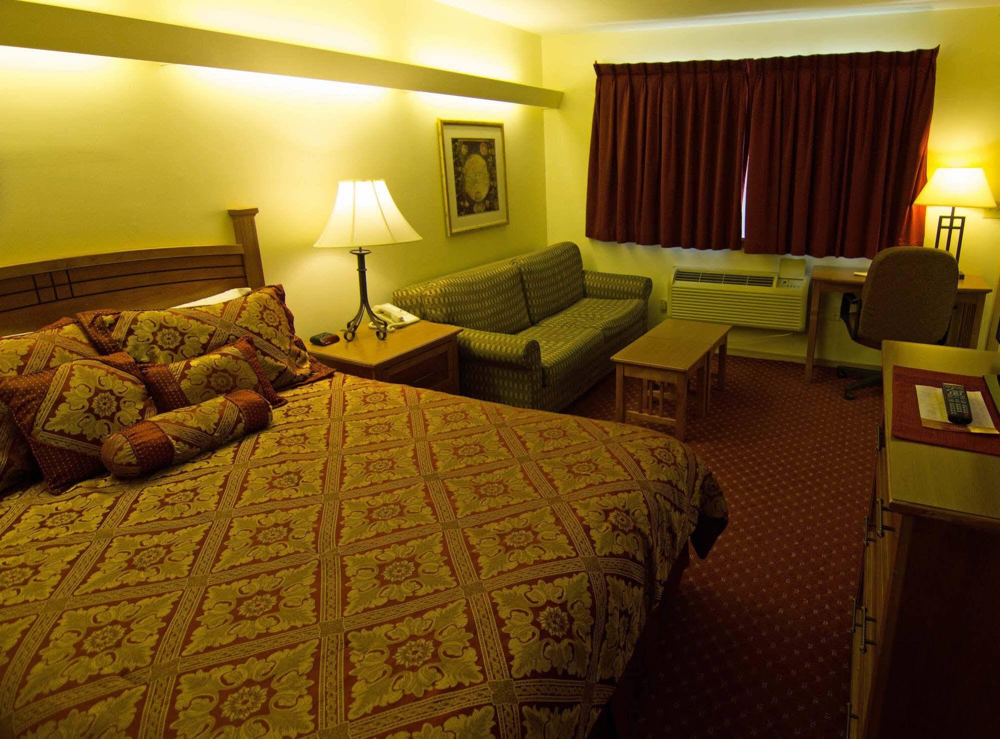 Shepherd Mountain Inn & Suites Pilot Knob Extérieur photo